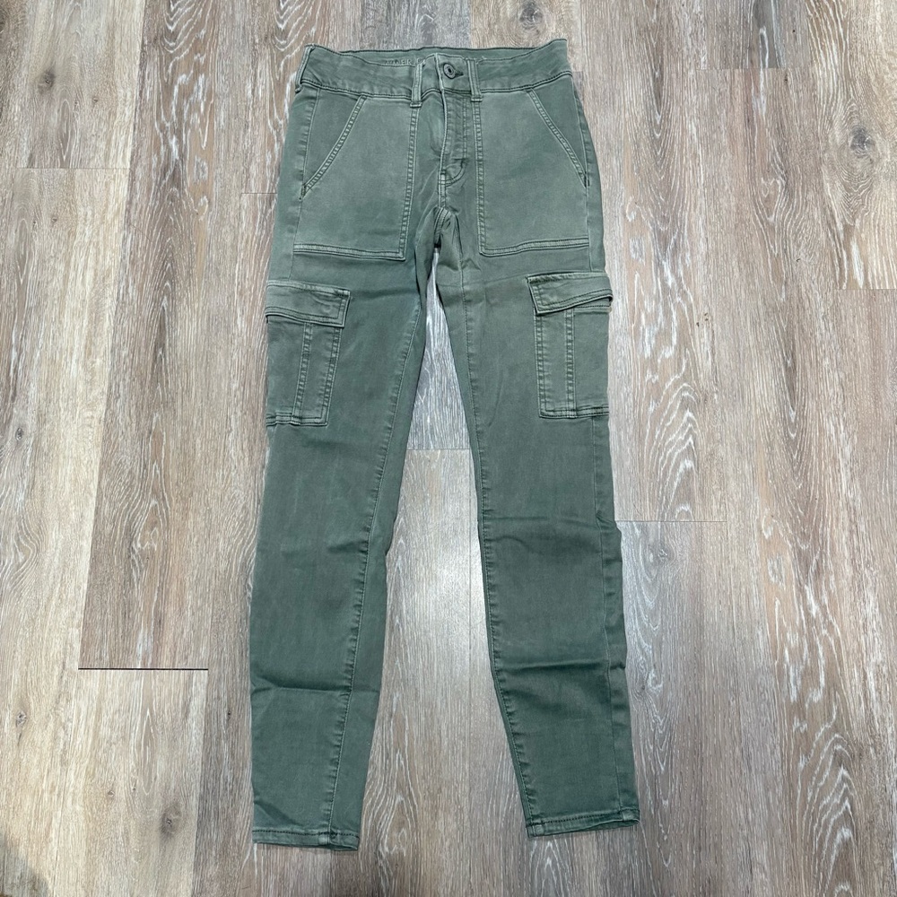 American Eagle Olive Green Cargo Jeggings size 6 long